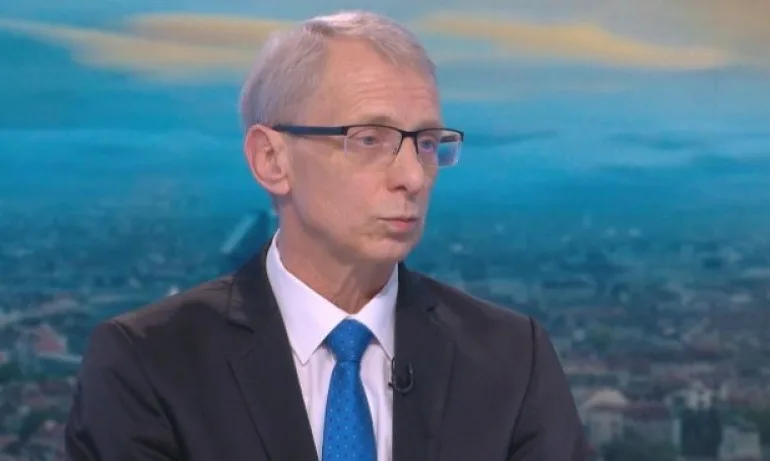 Денков: Учителите без зелен сертификат могат да преподават дистанционно - Tribune.bg