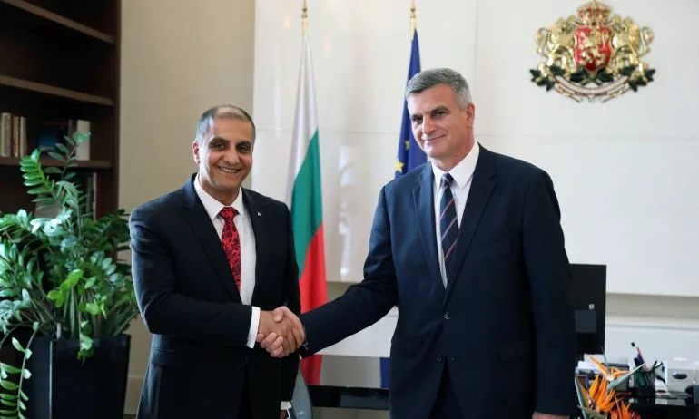 Стефан Янев проведе среща с посланика на Палестина - Tribune.bg