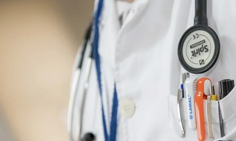 Парламентът спря закриването на над 600 практики на лични лекари - Tribune.bg