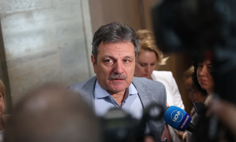 ДБ подкрепя мотивите на Радев за вето на промените в Закона за здравното осигуряване - Tribune.bg