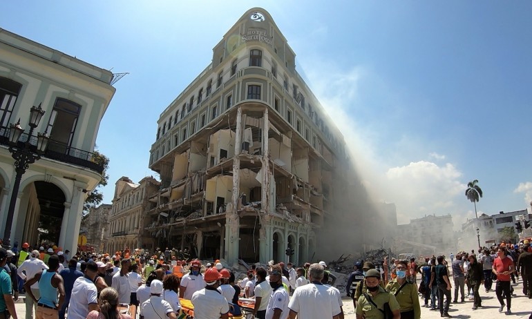 Най-малко 22-ма души са загиналите при мощната експлозия в хотел