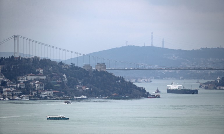 Турските власти обезвредиха мина край Босфора, движението на кораби беше възстановено - Tribune.bg