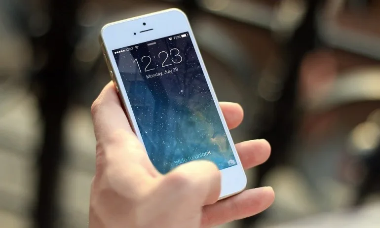 17-годишна звъни 14 пъти на 112: От Мъжът ми ме бие до Раждам - Tribune.bg