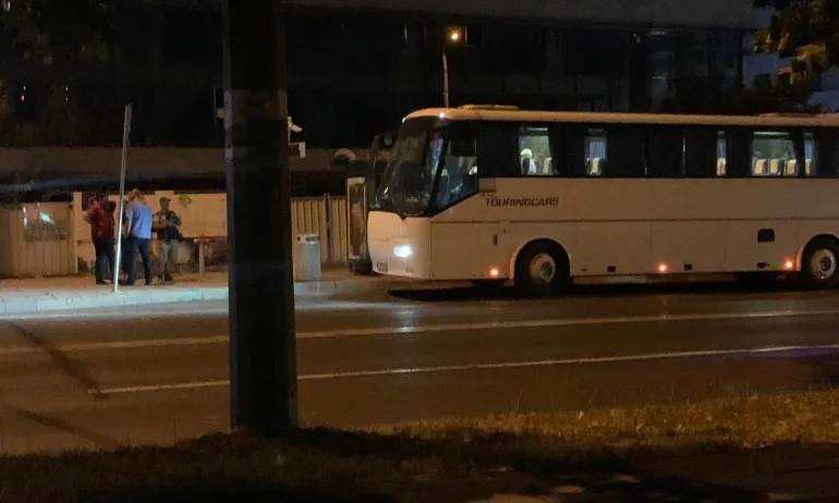 БСП събира с автобуси хора, води ги в София на протест (СНИМКИ) - Tribune.bg