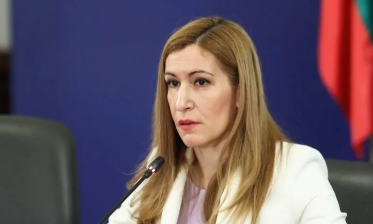 Ангелкова: Вместо битката да се води с решения и политики, се търсят компромати – гнусно е - Tribune.bg