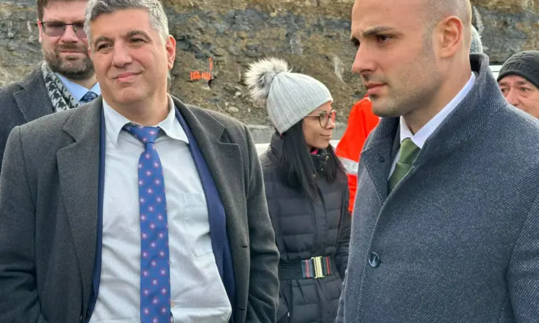 Депутати от ГЕРБ и министър Цеков инспектираха пътя Мездра-Ботевград (ВИДЕО/СНИМКИ) - Tribune.bg