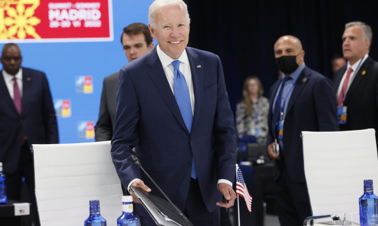 САЩ обяви, че дава оръжия за още 800 милиона долара за Украйна - Tribune.bg