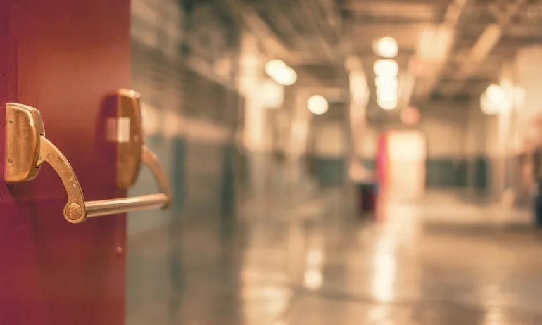 Специализиран кабинет за имунизация на хора над 65 г. откриват в болница Св. Иван Рилски - Tribune.bg