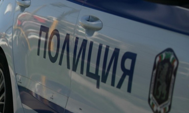 Арестуваха граничен полицай за кражба на гориво от техника на Летище София - Tribune.bg