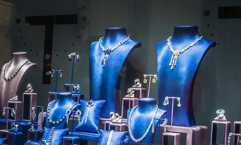 Обраха бижутерия в София, липсват накити за 15 хил. лв. - Tribune.bg