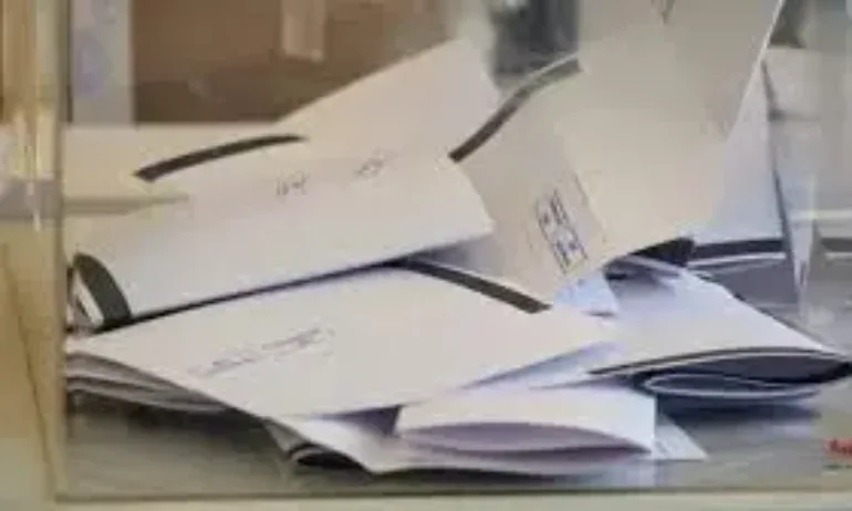 Хаос в секция в Кърджалийско: Председател на комисията изчезна - Tribune.bg