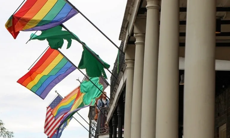 Калифорния задължи със закон корпорациите да назначават на ръководни постове гейове и цветнокожи - Tribune.bg
