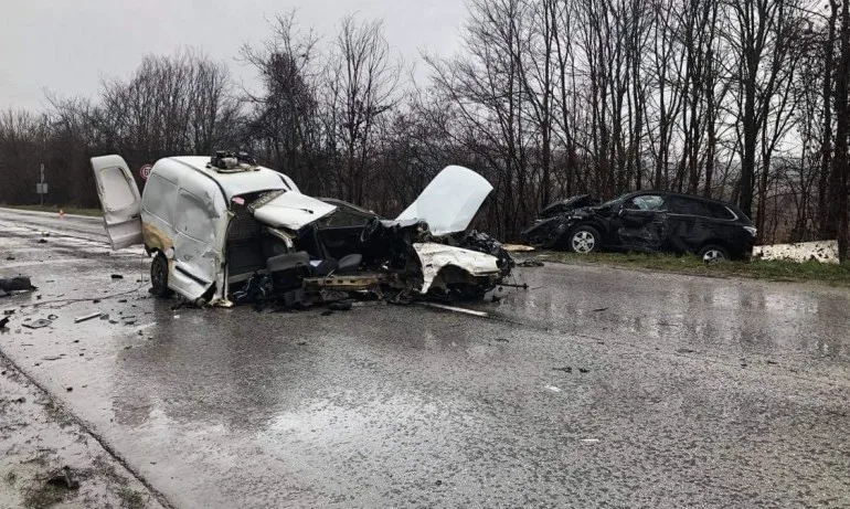 Челен удар затвори пътя София-Варна, има ранени - Tribune.bg