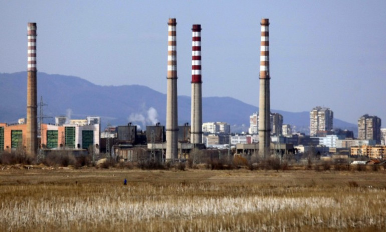 Служители на Топлофикация София на протест, исканията им са за по-високи заплати - Tribune.bg