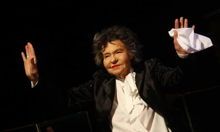 Стоянка Мутафова се възстановява след тежка операция - Tribune.bg