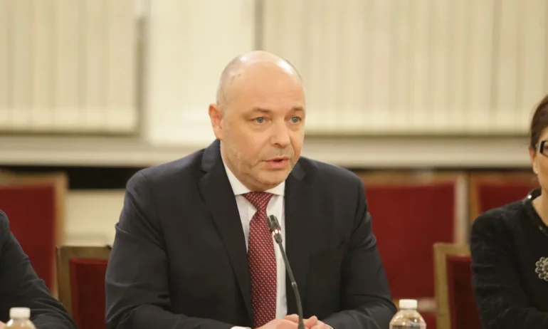 Проф. Габровски продължава срещите с партиите - Tribune.bg