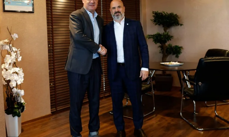 Михайлов се срещна с президента на Израелския футбол - Tribune.bg