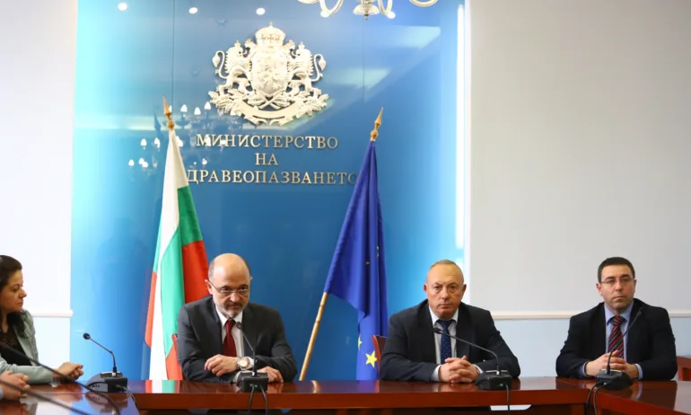 Двата хеликоптера за спешна помощ ще бъдат в бази в Долна Митрополия и на летище Враждебна - Tribune.bg