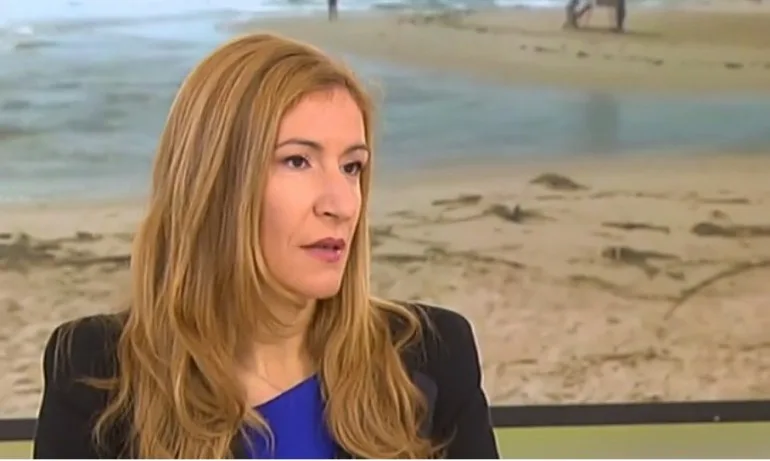 Ангелкова: Проверени са над 104 плажа – нарушенията са по-малко - Tribune.bg