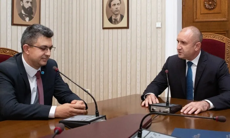 Радев подписа указа за правителството на ИТН - Tribune.bg