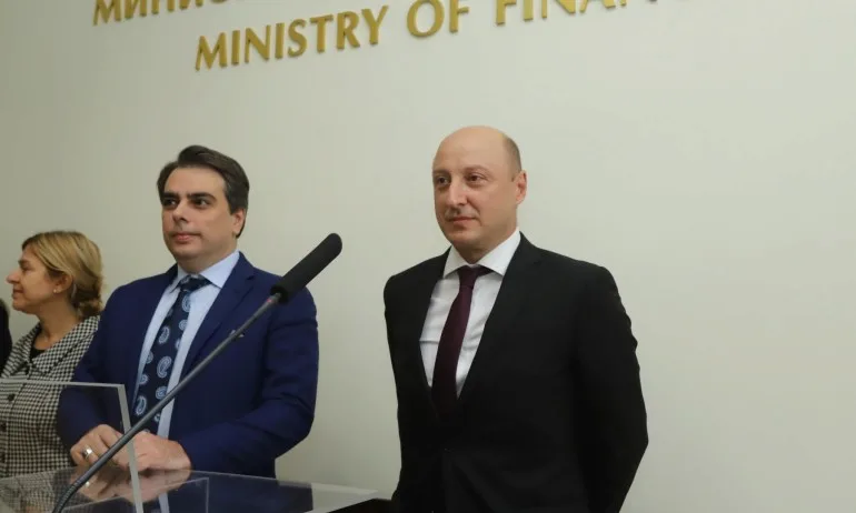 Стефан Антонов: Валери Белчев е малкият проблем. Големият е, че и Радев жертва меритокрацията... - Tribune.bg