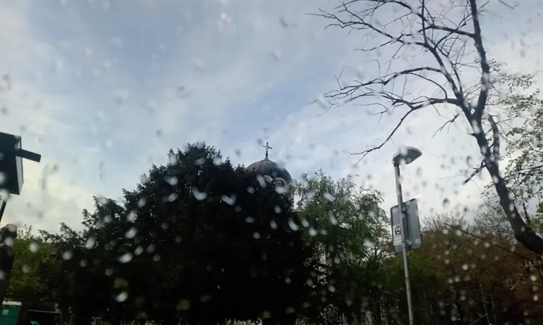 Идват гръмотевични бури след горещото време, температурите паднат - Tribune.bg