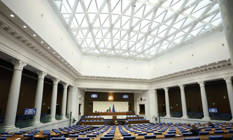 Парламентът решава за равенството между мъжете и жените в ръководствата - Tribune.bg