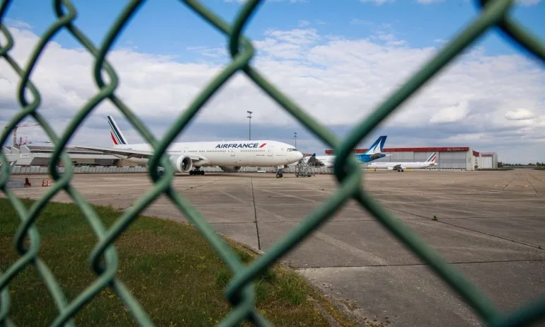 Швеция признава изтекли български лични карти - Tribune.bg