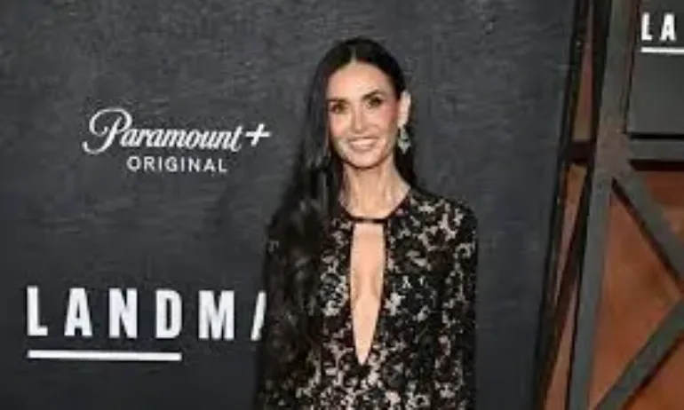 На премиерата на Landman Деми Мур отново напомни за себе си с гола рокля - Tribune.bg