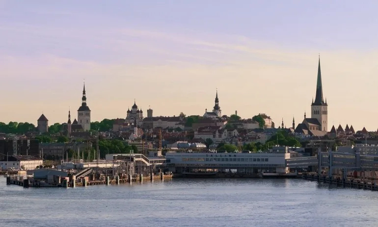 Заради Радев: Естония поставя под карантина всички пристигащи българи - Tribune.bg