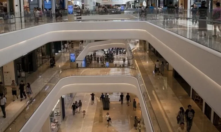 Криминален експерт след побоя в мол в София: Охранителите трябва да имат травматичен пистолет или тейзър - Tribune.bg