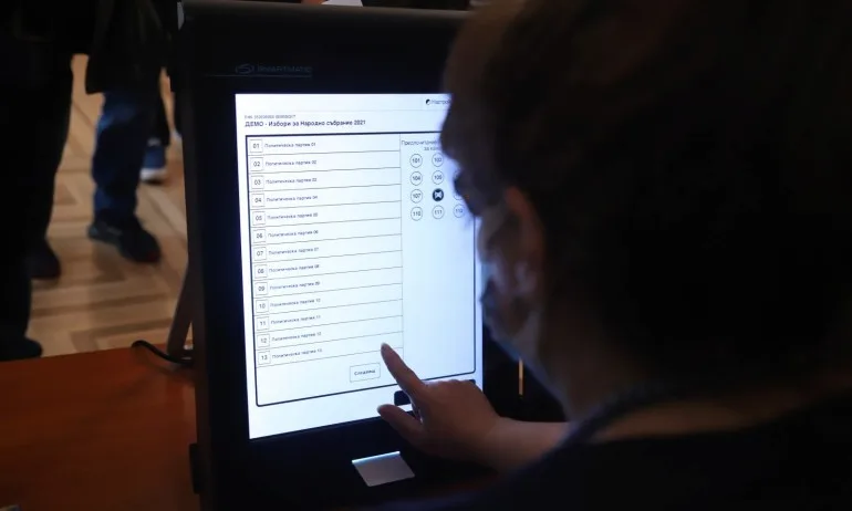 Трети експеримент на ЦИК: Една машина не може да обслужи дори 400 избиратели - Tribune.bg
