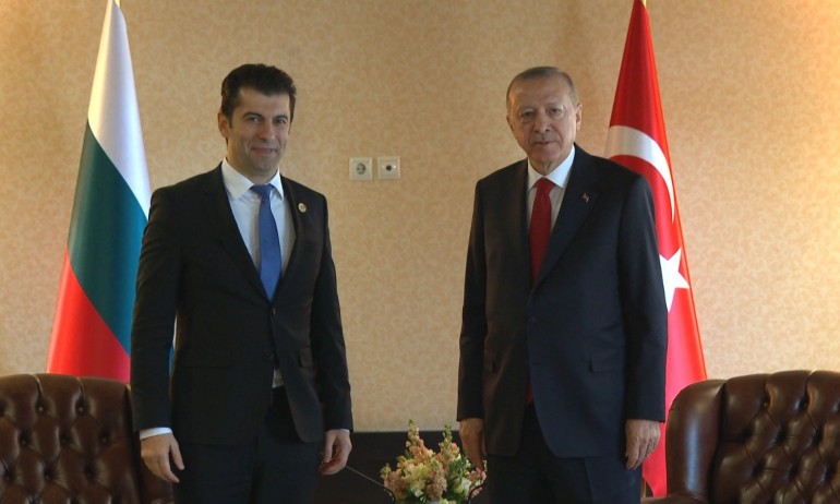 Петков се видя с Ердоган в Анталия, каза му, че условието да направиш промяна е да си независим - Tribune.bg