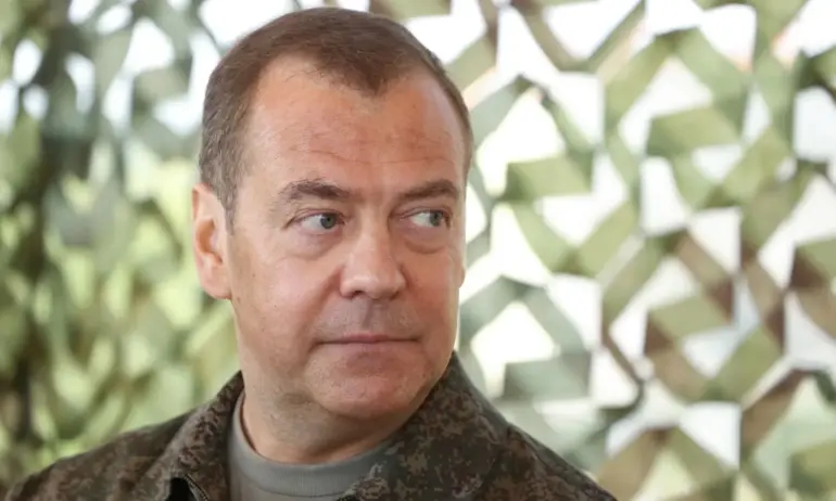 Медведев: Русия ще има още нови региони - Tribune.bg