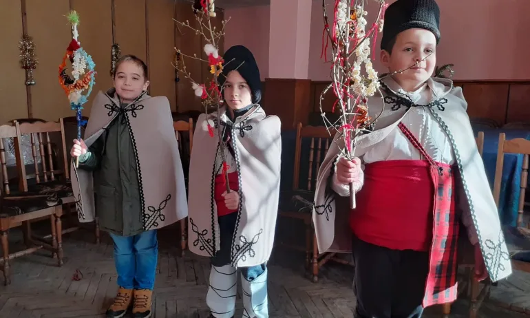 Коледа се отбелязва с множество инициативи от читалищата в ловешката община - Tribune.bg