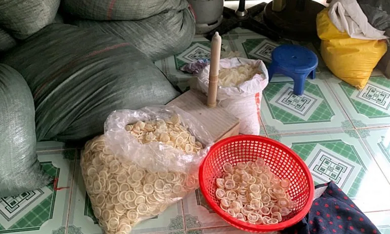 Виетнамка миела презервативи и ги продавала втора ръка - Tribune.bg