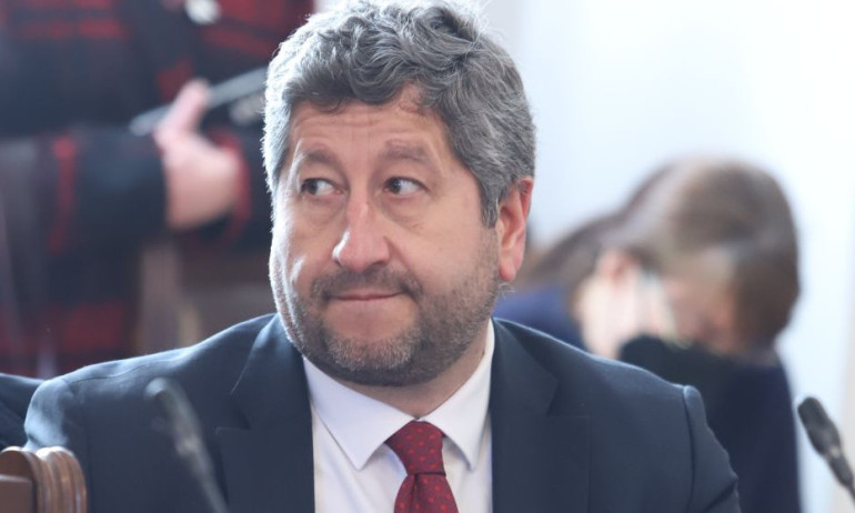 Боян Чуков: Христо Иванов бе трогателно нежен към БСП - Tribune.bg