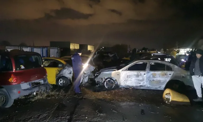 Мъж драсна клечката на 8 автомобила, арестуван е - Tribune.bg