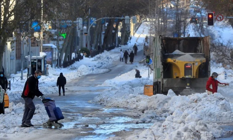 Бурята Филомена блокира Мадрид - Tribune.bg