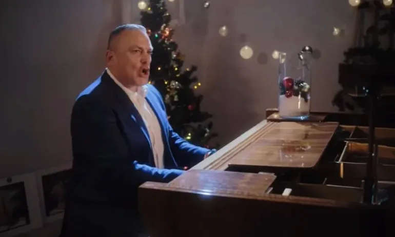 Юксел Кадриев пее класика на Дийн Мартин (ВИДЕО) - Tribune.bg