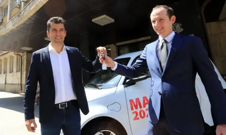 Румен Петков: Празнувам годишнина от една от първите, големи измами на Кирил Петков - Tribune.bg