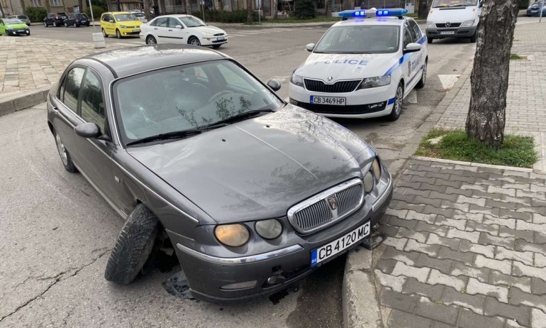 Пиян катастрофира в Казанлък - Tribune.bg