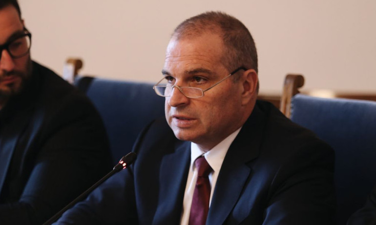 Караджов уверява: Половината от дължимите суми на пътностроителните фирми са платени - Tribune.bg