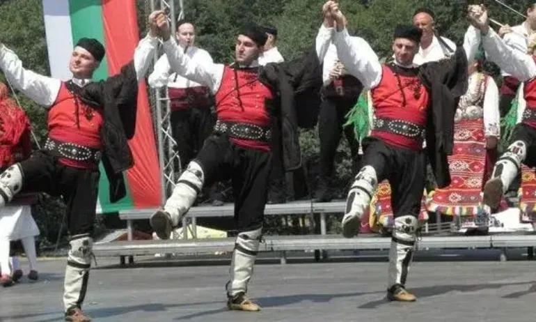 Ансамбъл Пирин, ФГ Веселина и 120 самодейци от Благоевград ще участват в Пирин пее - Tribune.bg