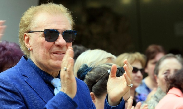 Васил Найденов пред Tribune.bg: Мога да се прекръстя и да кажа, че Господ ми е помагал! Горд съм, че музиката ми остана във времето - Tribune.bg