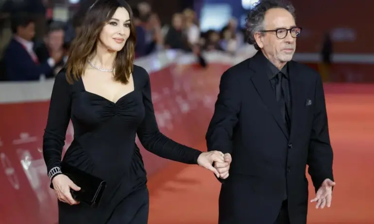 Моника Белучи и Тим Бъртън за първи път стъпиха заедно на червения килим в Рим - Tribune.bg