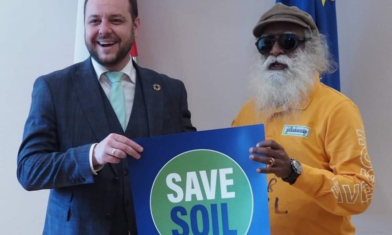 Министър Сандов и духовен индийски водач призоваха за опазване на почвата от деградация - Tribune.bg