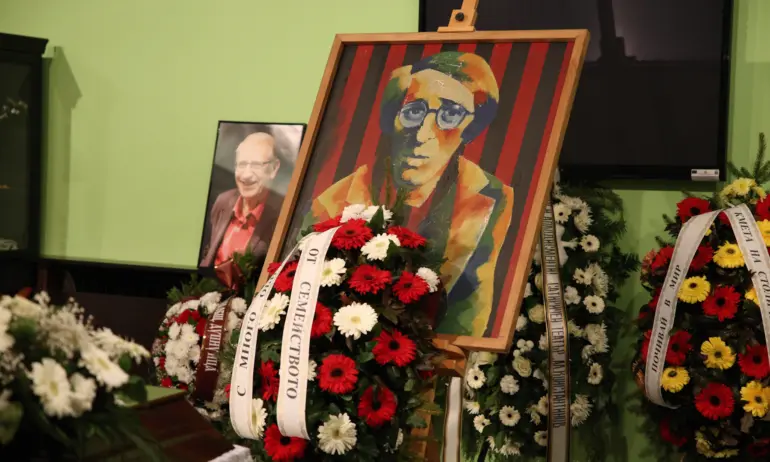 Стотици изпратиха Славчо Пеев в последния му земен път (СНИМКИ) - Tribune.bg