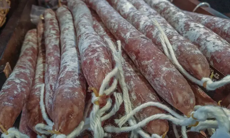 Подкуп от две каси с луканка: Хванаха пловдивските полицаи Грую и Георги на местопрестъплението - Tribune.bg