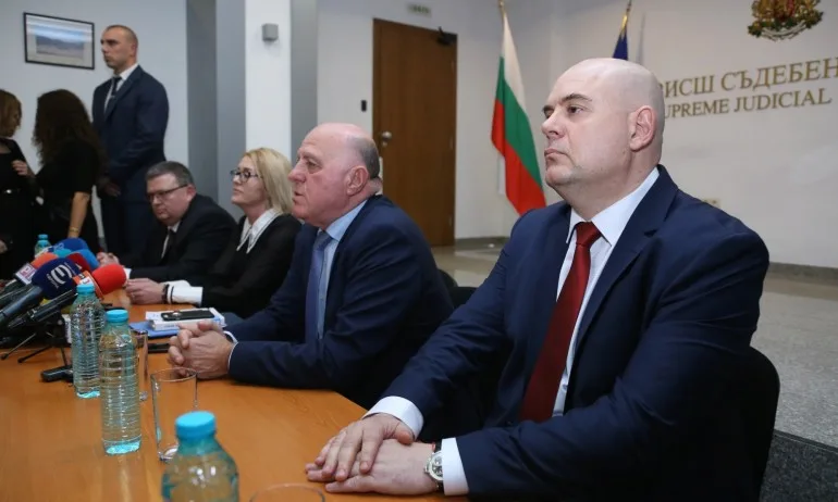 Данаил Кирилов очаква президентът да подпише указа за Гешев до седмица - Tribune.bg